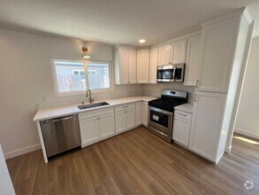 Building Photo - **Newly Renovated 2BDRM/1BTH with in unit ...