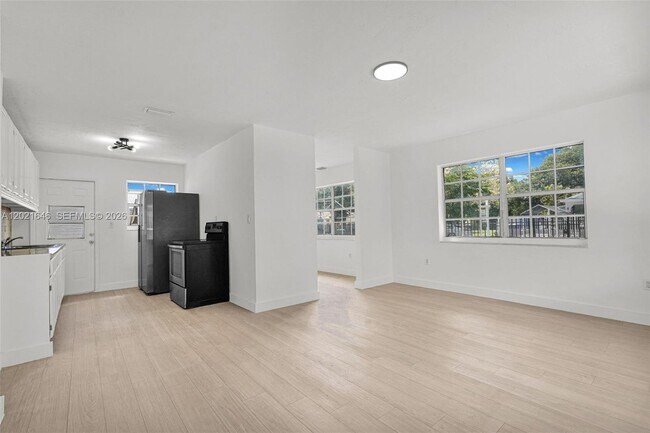 Building Photo - 151 NW 42nd St
