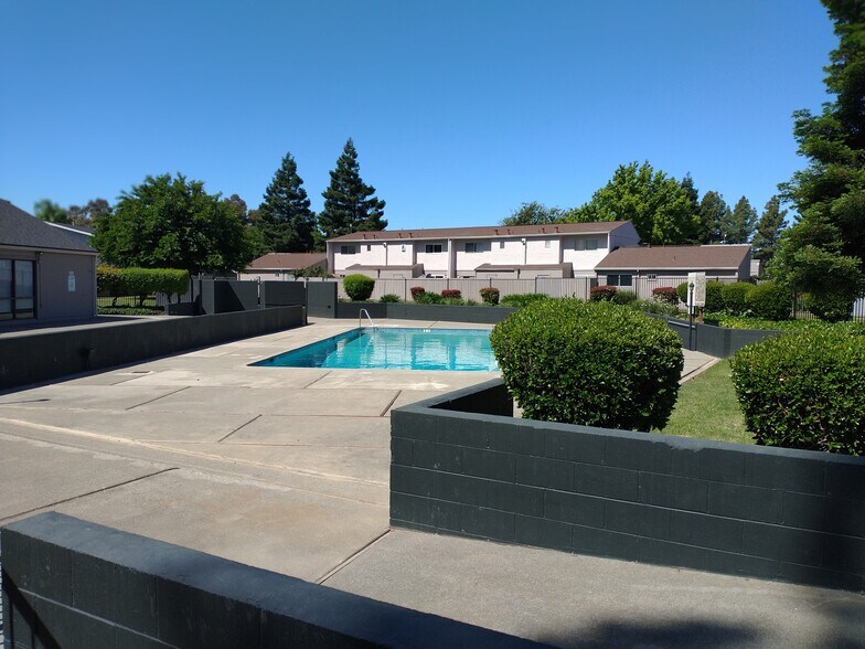 Building Photo - 122 Del Norte Ct