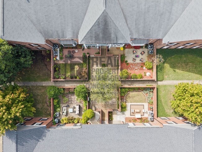 Building Photo - 5025 Hillsboro Pike