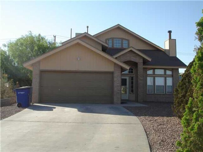 Primary Photo - West El Paso 4 Bed/2Bath