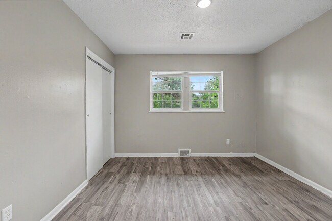 Building Photo - 2236 SW 59th Pl