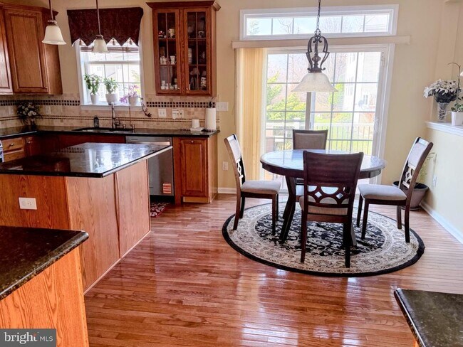 Building Photo - 413 Ruby Rd