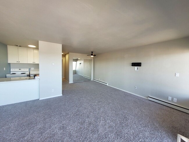 Building Photo - Southside Condo with a View - 1 Bedroom - ...