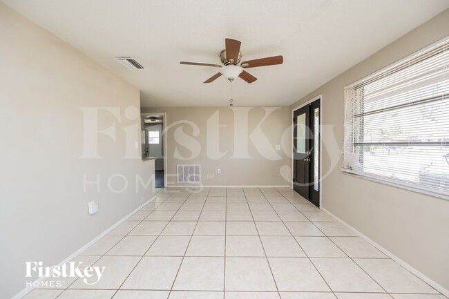 Building Photo - 10905 Kingsbridge Rd