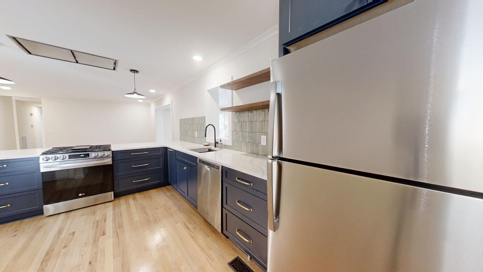 Building Photo - Cute one level home inside the Loop