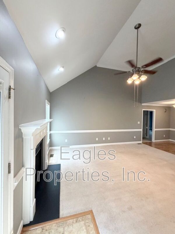 Building Photo - 200 Myrna Dr