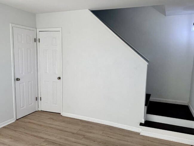 Building Photo - 8003 Beach Dr