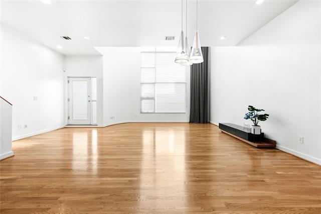 Building Photo - 4022 Travis St