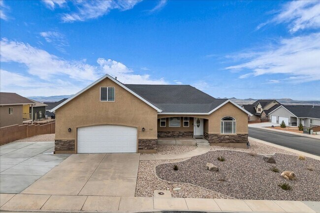 Building Photo - 2367 Monarch Cir