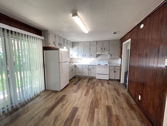 Building Photo - 908 Jefferies, Killeen