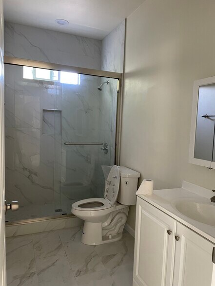 Primary Photo - 914 N Maple St