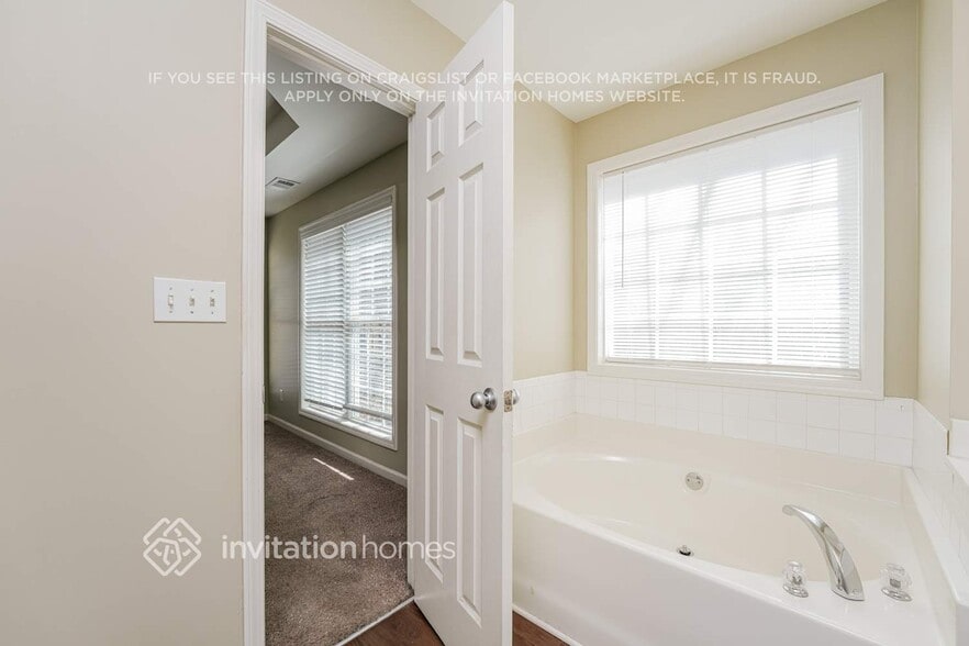 Building Photo - 4215 Mulberry Ridge Ln NE