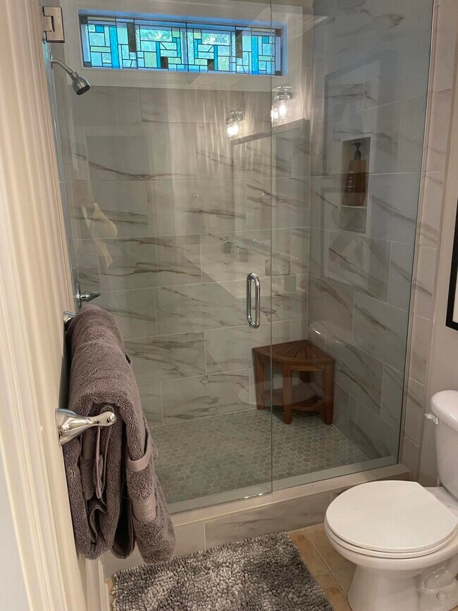 Building Photo - 837 Mayo Ln