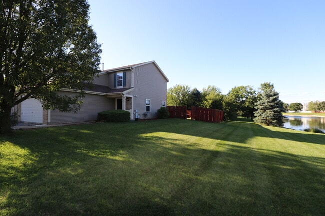 Building Photo - 2507 Sumac Dr