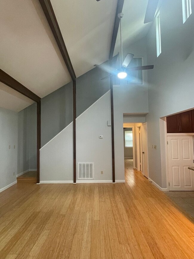 Building Photo - Modern Open Floor Plan with Expansive Grea...