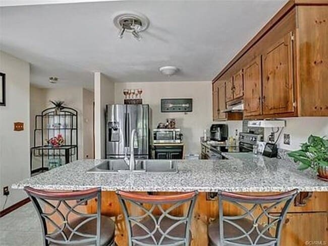 Building Photo - 3 Bed 2.5 bath Deer Run Subdivision-Chesterfield