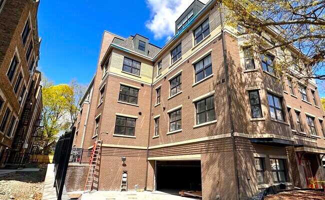Building Photo - 134 Babcock St