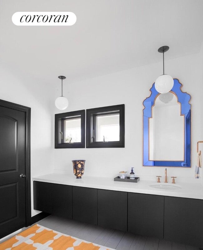 Building Photo - 141 S Fairview Ave