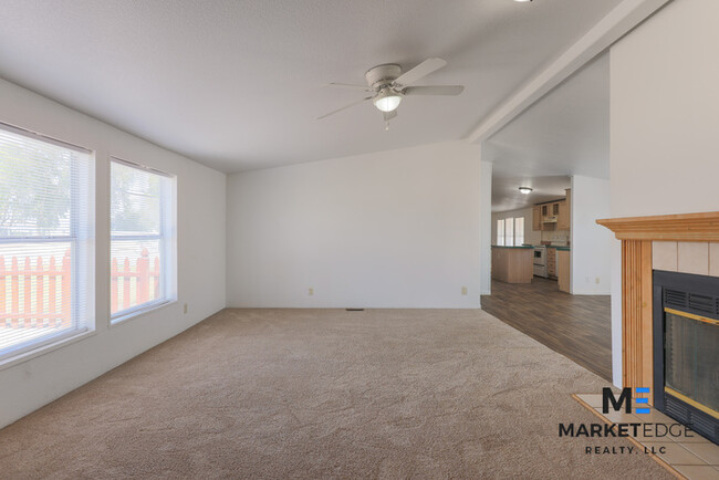 Building Photo - 5Bed/3Bath Home in Buckeye, AZ! Ready for ...