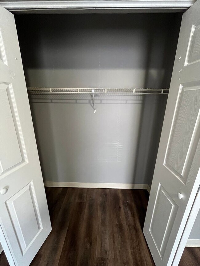 Building Photo - 199 E Heights Ave