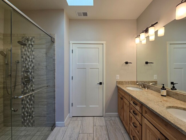 Building Photo - 3161 Viale Tresana Ct