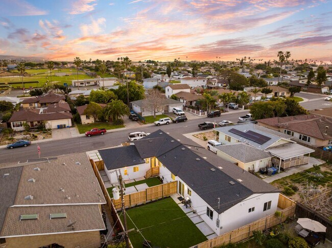 Building Photo - 436 Date Ave