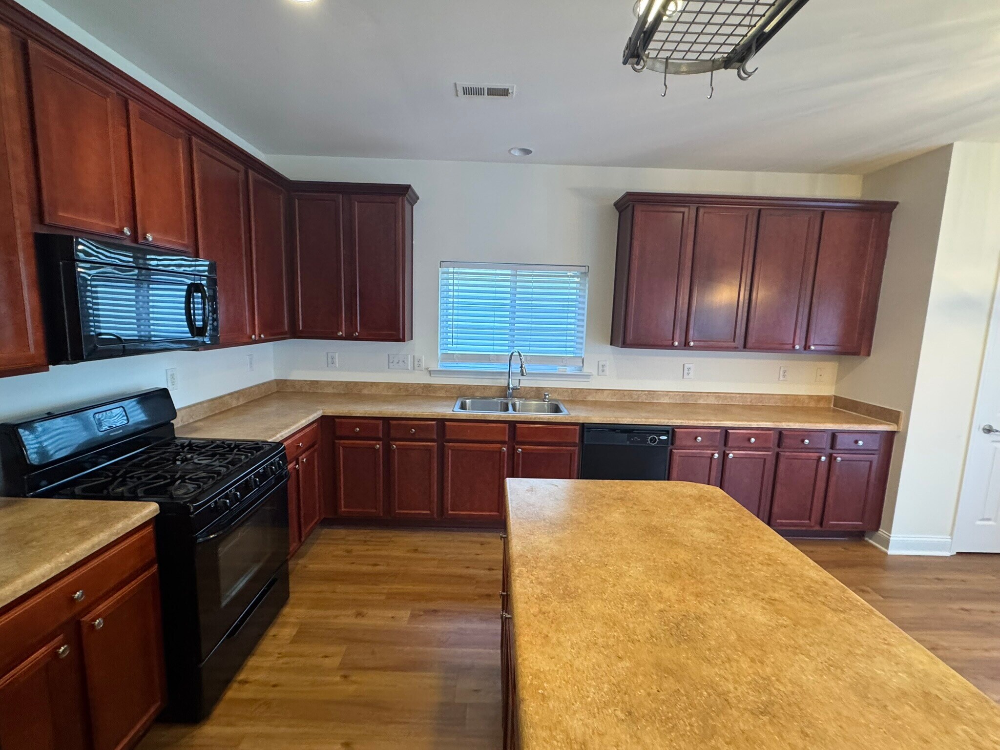 Building Photo - 6622 Latherton Ln