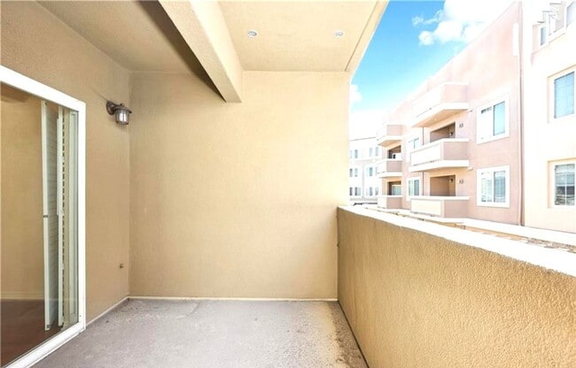 Building Photo - 2750 Artesia Blvd