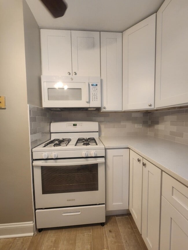 Building Photo - 7379 N Winchester Ave