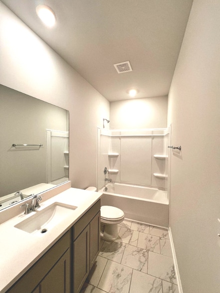 Building Photo - 6117 Ruby Grace Cir SE