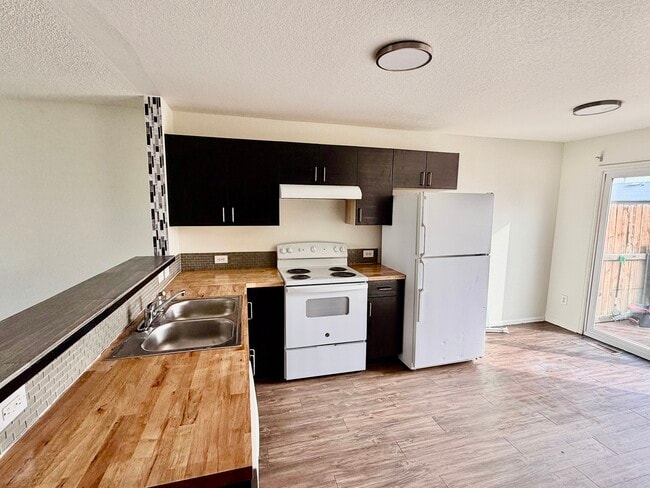 Building Photo - 5731 W.92nd Ave # 114