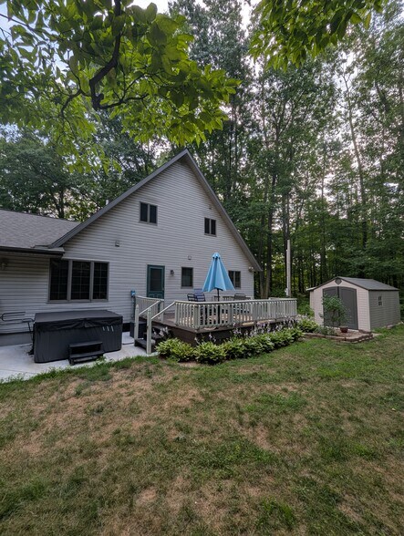 Building Photo - 3702 Dumont Rd