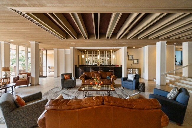 Building Photo - Beautiful 2BD/2BA Condo in Prime Pacific Beach Location! THIS UNIT IS UNFURNISHED