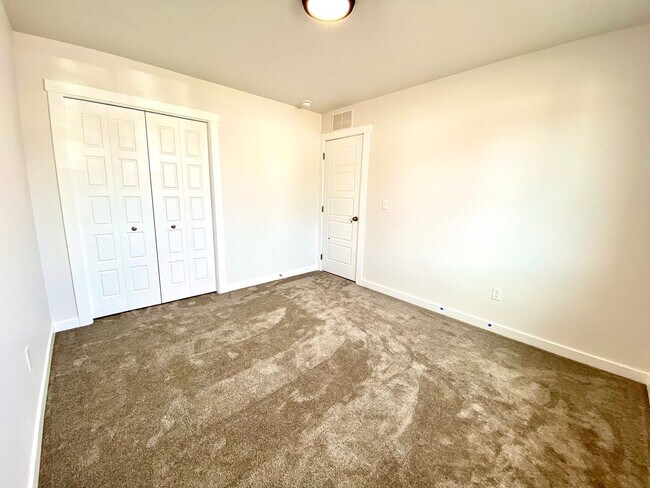 Building Photo - 4 Bedroom 2 Bath Single Level in Meridian Eagle & Ustick available 06/22/26