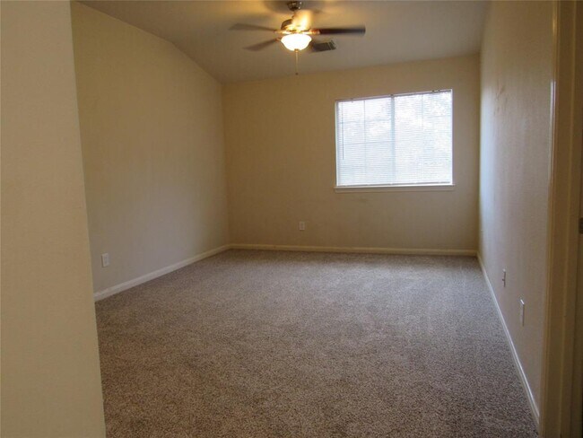 Building Photo - 6338 Applewood Forest Dr