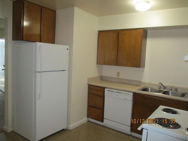 Building Photo - Garden Square Apartments