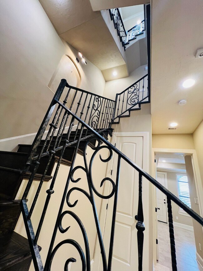 Building Photo - 4310 Floyd St