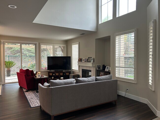 Living Room - 580 Fenwick Way