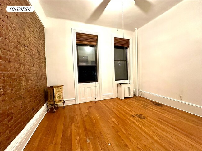 Primary Photo - 192 Bleecker St
