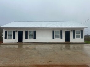 Building Photo - Harvester 2