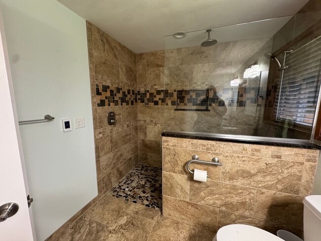 Building Photo - River Front Property