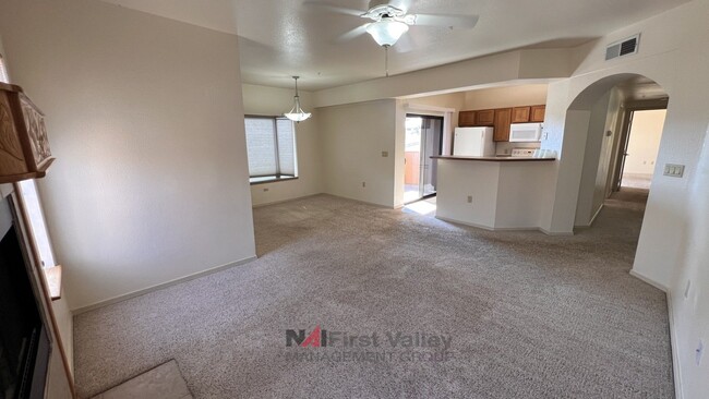 Building Photo - 3 Bedrooms, 2 Baths and a Single Car Garage