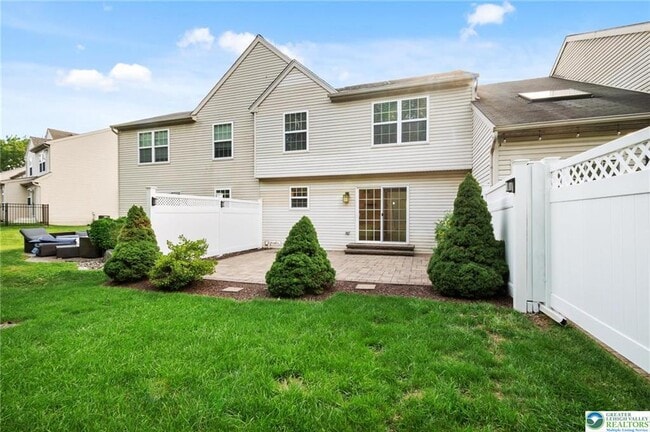 Building Photo - 5502 Tanglewood Ln