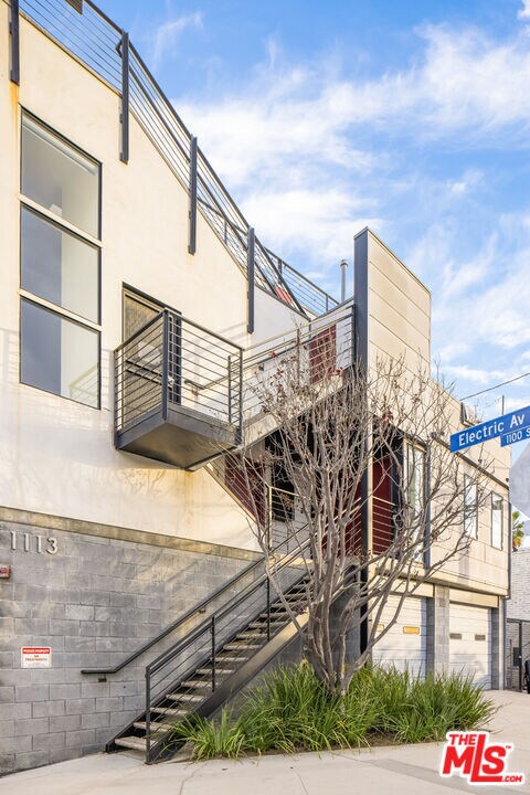 Building Photo - 1113 Electric Ave
