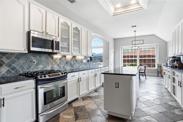 Building Photo - 1800 Sumac Dr