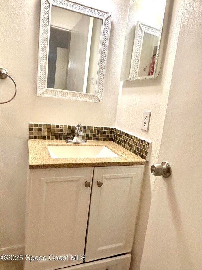 Building Photo - 110 Summer Pl