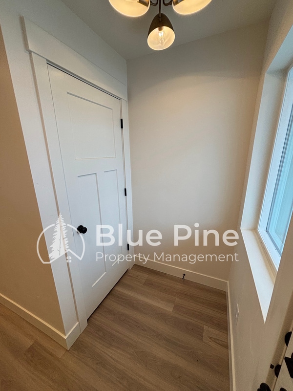 Building Photo - 2398 Caliber Pl