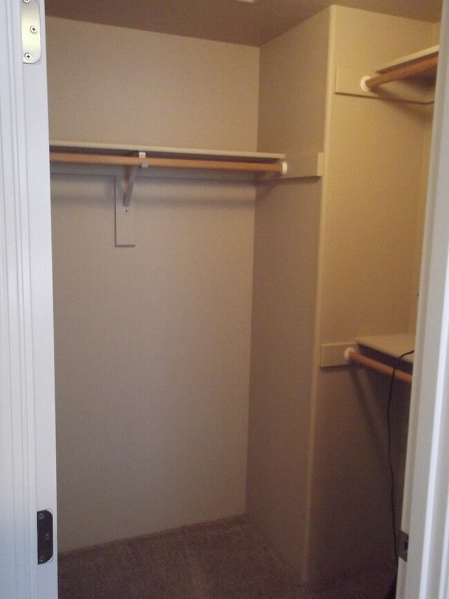 Building Photo - NIce Home