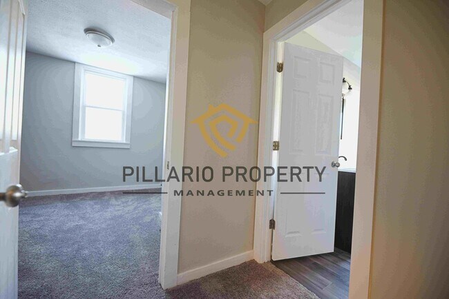 Building Photo - Close to Marion University, 3 Bedroom, 1.5...